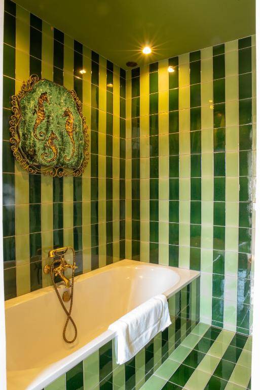 Location scouting // A retro-design filming location in Marseille