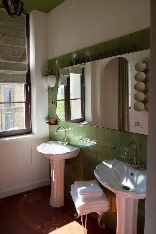 Location scouting // A retro-design filming location in Marseille