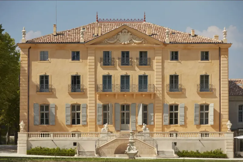 Location scouting // a cinematic chateau setting in the heart of Provence