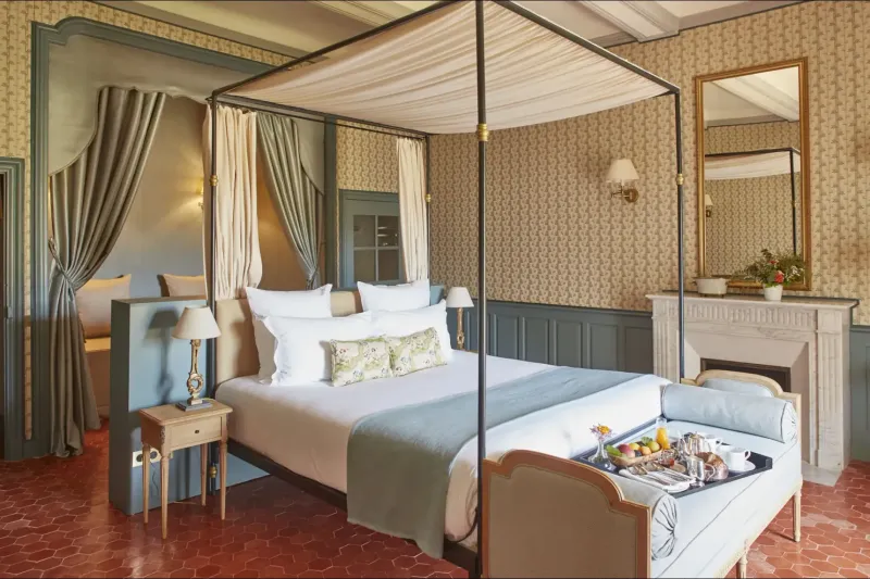 Location scouting // a cinematic chateau setting in the heart of Provence