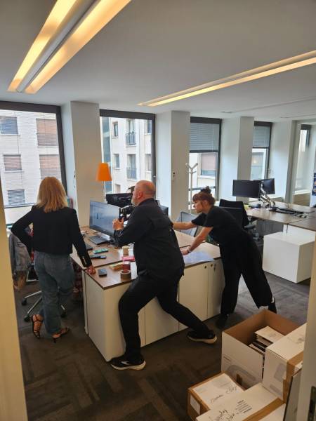 Secrt shooting in Paris with French production service