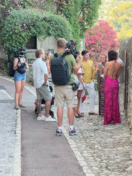 French fixer in Paris