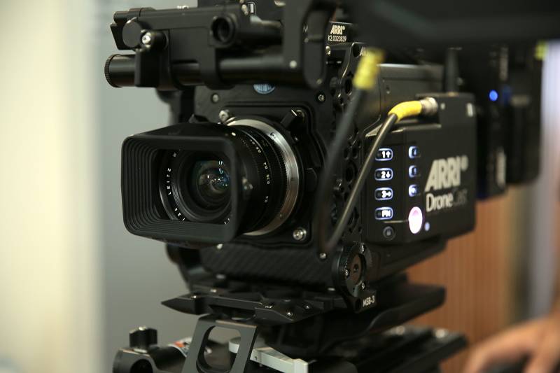 SUMMICRON_R_LEICA_LENSES_RENTAL_FRENCH_PRODUCTION_SERVICE_LA_PROD_DU_SUD_AURELIEN_PY